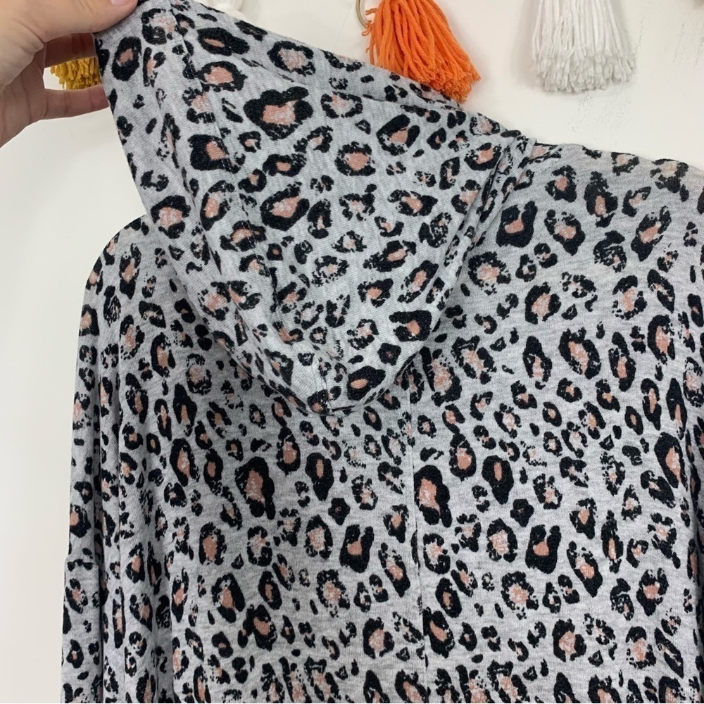Sundry Draped Gray Leopard Print Hoodie Size Small - Picture 10 of 14